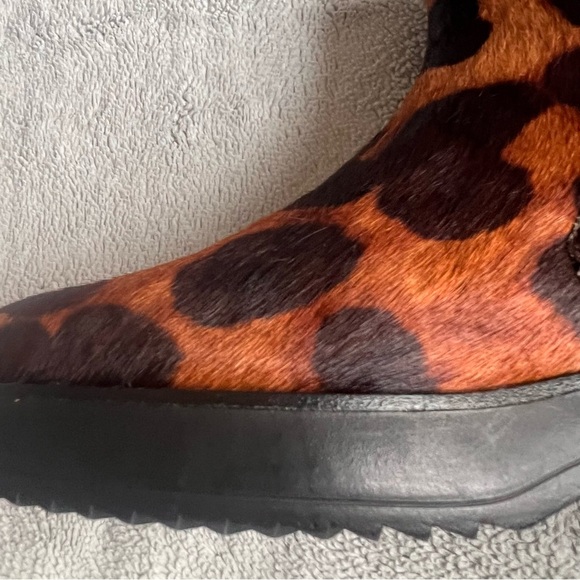 Louise et Cie Zareb Animal Print Leopard Calf Hair Leather Ankle Chelsea Boot - Picture 10 of 15